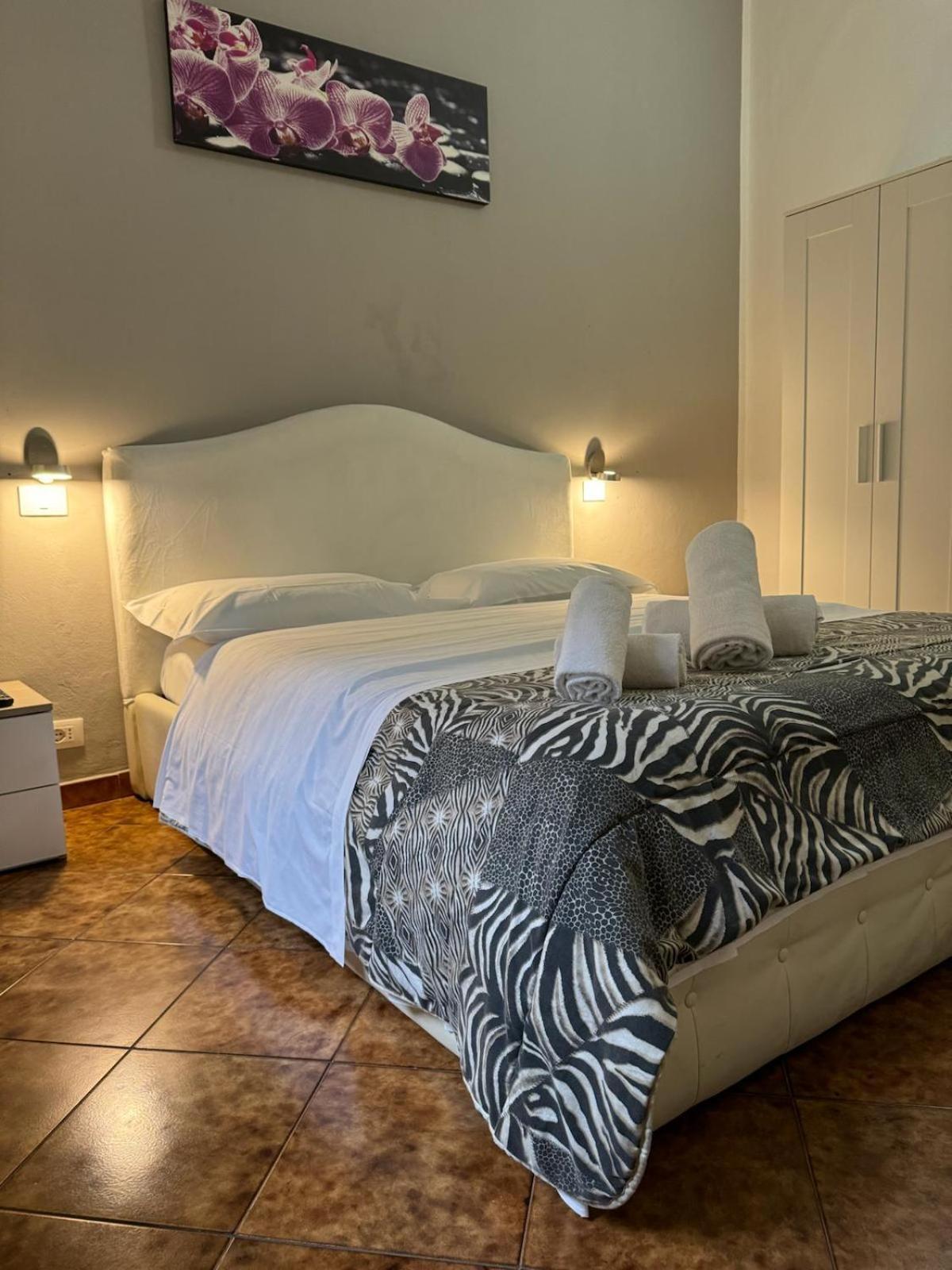 Crown Guest House Пиза Екстериор снимка